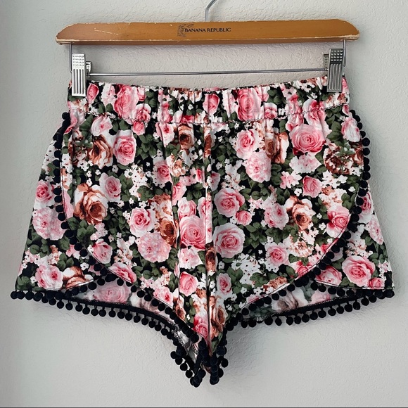 NWOT Floral Shorts - Picture 2 of 8